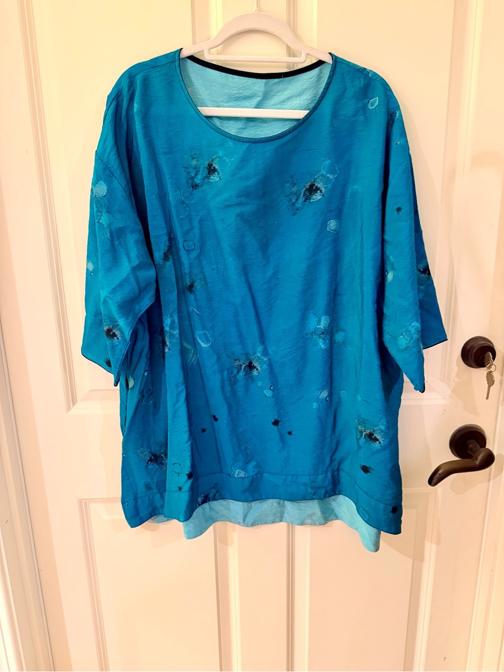3Potato Relaxed Scoop Neck Women’s Top in Bright Teal with pockets